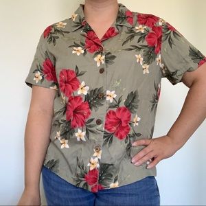 Havana Jack’s Cafe green floral Hawaiian button up shirt with red flowers